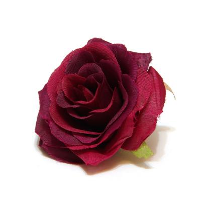 Бордовая головка розы
