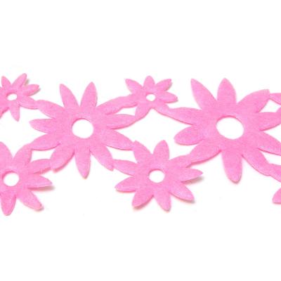 Розовая лента с цветочками из фетра