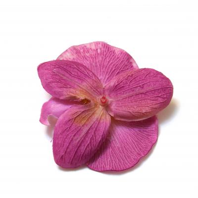 Обратная сторона головки фиолетовой орхидеи