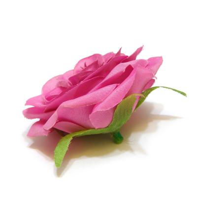 Розы из розовой ткани